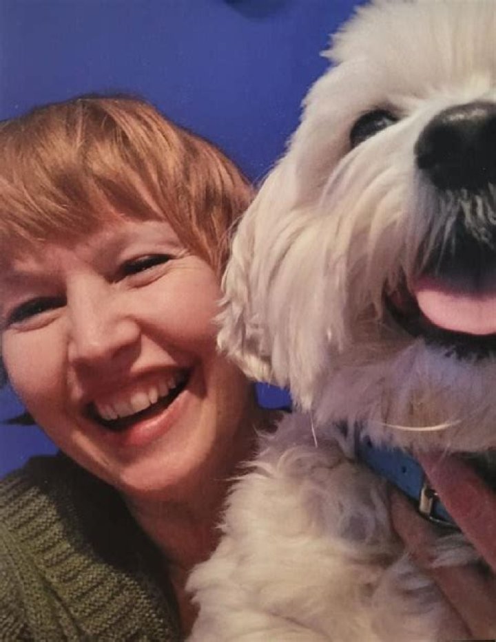 Discover The Allure Of Vivienne Marie Chicago: Style, Sustainability, And Vision