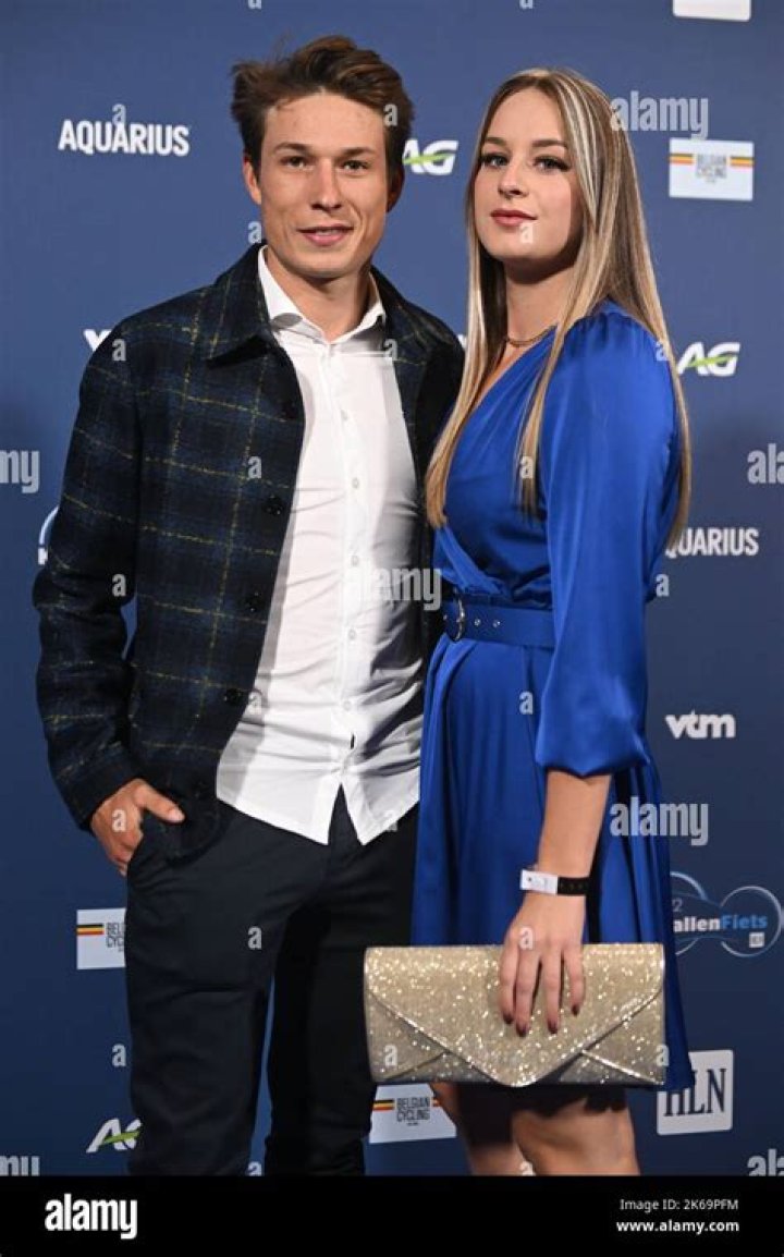 Immerse Yourself In The Mesmerizing World Of Melanie Peetermans' Hyperrealism