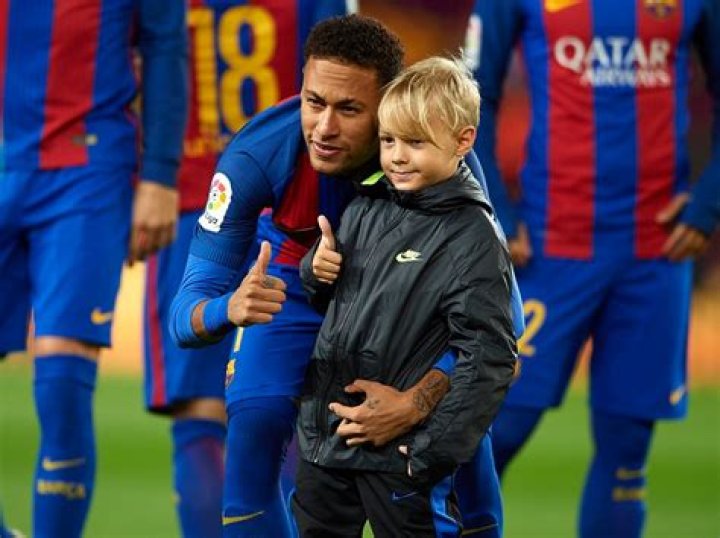 Is Davi Lucca Neymar son? How old was Neymar when he had Davi Lucca? ·