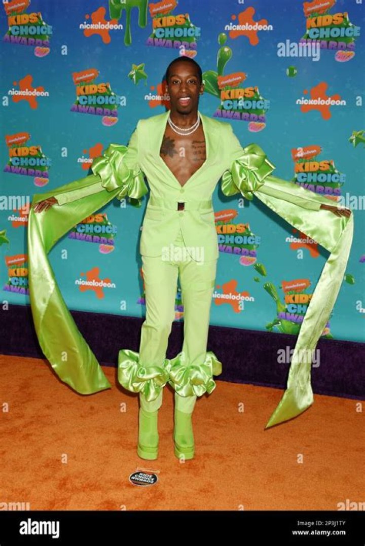 Is Markell Washington Gay? Everything To Know About The TikTok Star