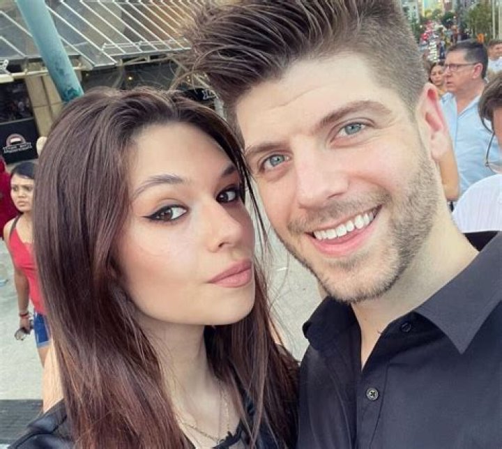 Is Nicole Maines Transgender? Husband Age And Wikipedia Bio