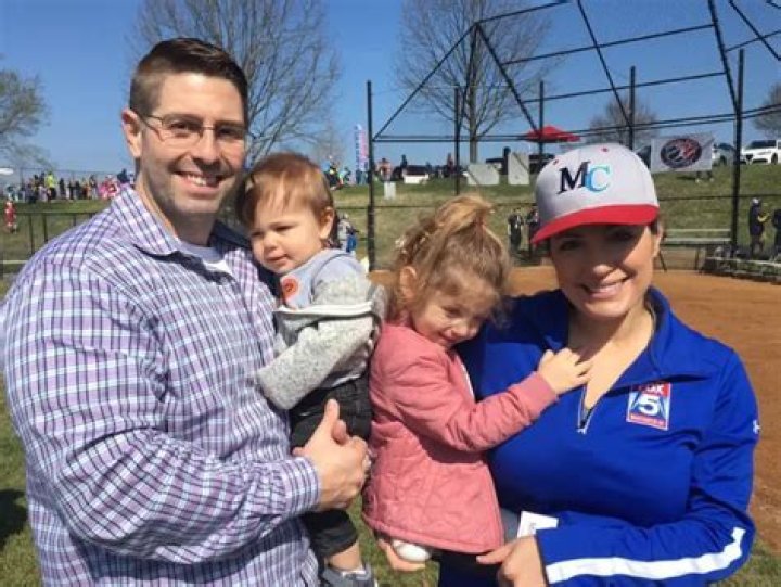 Lauren DeMarco [FOX 5] Bio, Married, Family, Salary, Age