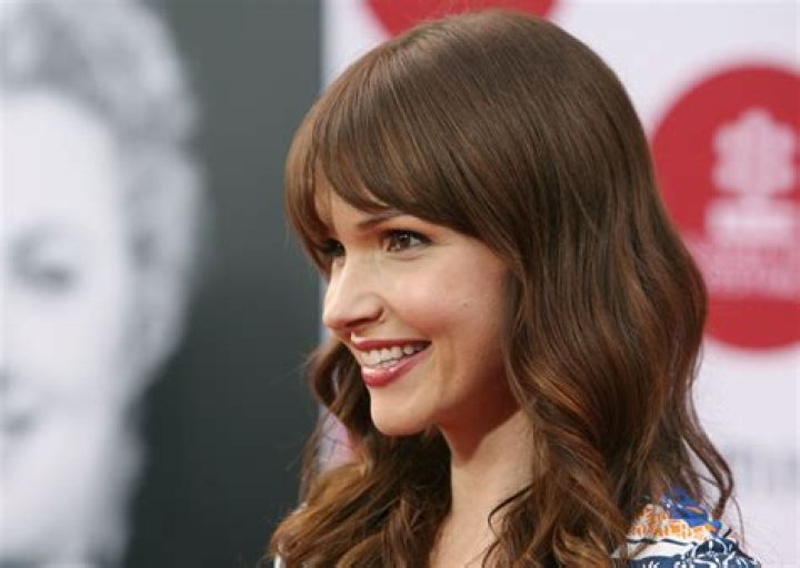 Valerie Azlynn Net Worth ·